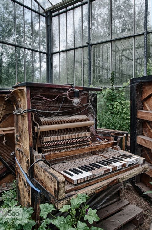 Piano ruiné