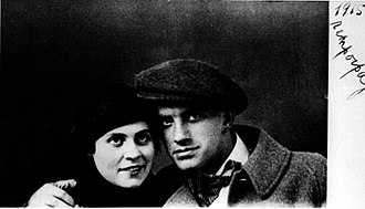330px-Vladimir_mayakovsky_and_lilya_brik