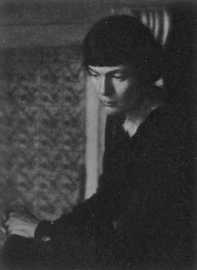 390px-H.D._in_Tendencies_in_Modern_American_Poetry _1917_-_cropped